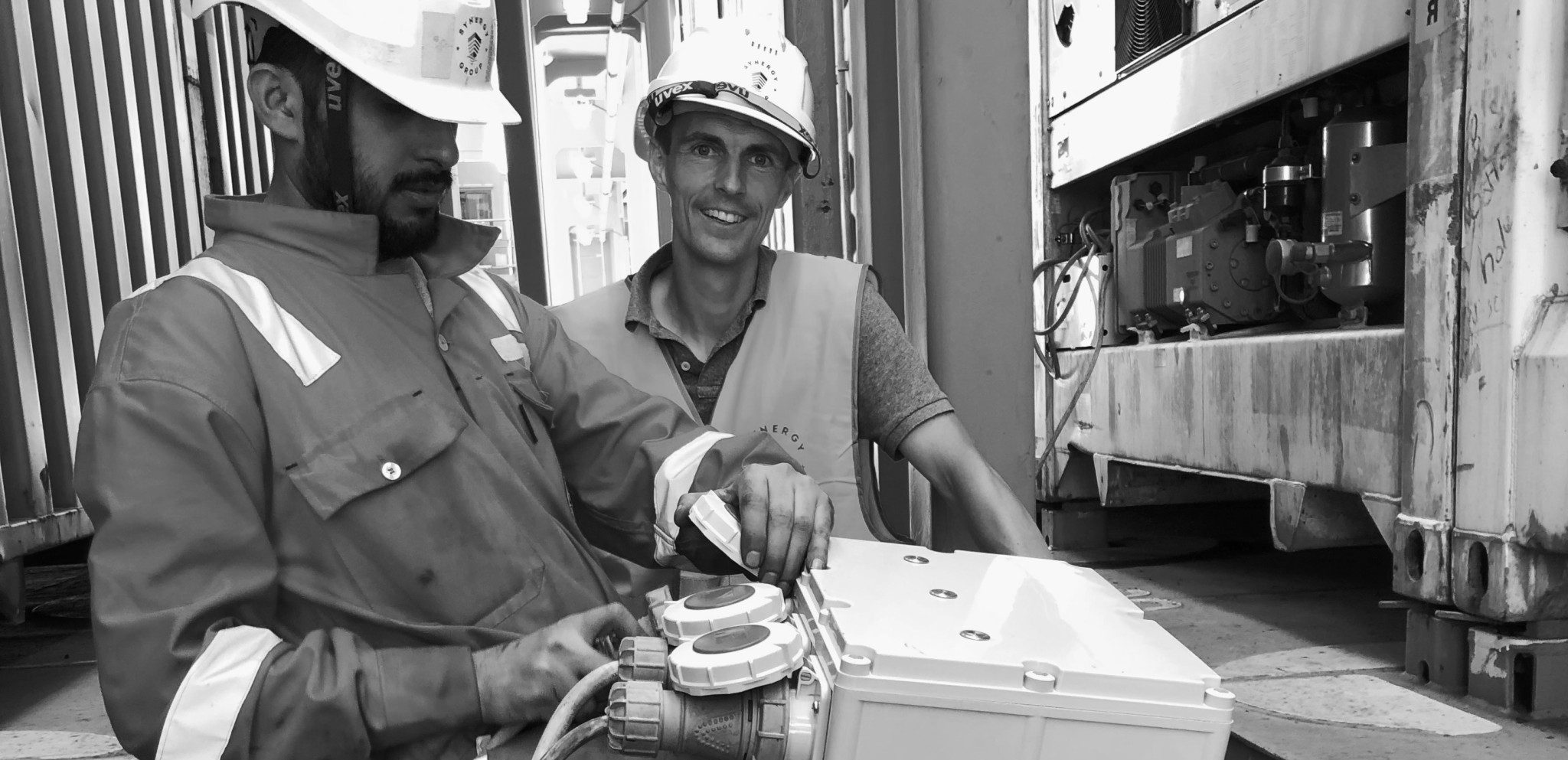 HF-1083x525-1-2048x993